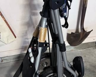 Golf club caddy