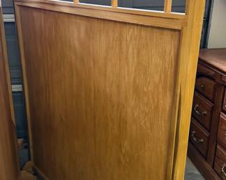 Standing wooden panels/screens/room dividers