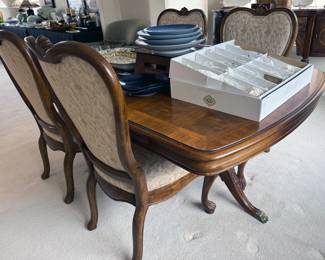 Thomasville River Roads French country dining table with 2 leaves + 6 chairs
