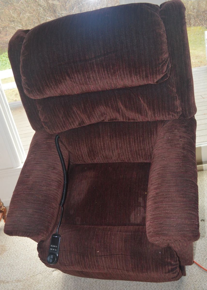 DSC 0001 Laz Boy recliner 