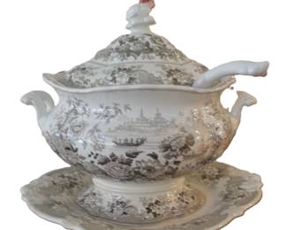 DSC 0320 Antique Soup Turen