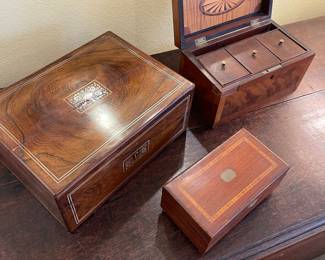 Music box 200, tea box 300, gentleman’s box 400