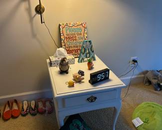  Bed side tables