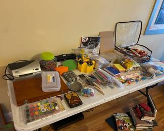 Arts and crafts supplies