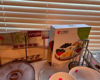 Decorative serving and display dishes 