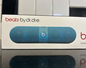 beats pill by Dre - new