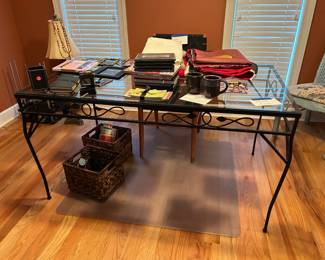 Glass table/desk