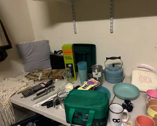 Miscellaneous kitchen items