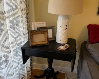 Vintage side table and lamps