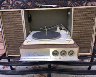 Mid Century Solid State Stereophonic Turntable with Built In Case and Speakers