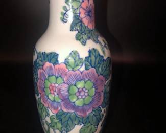 Small Porcelain Chinoiserie Vase