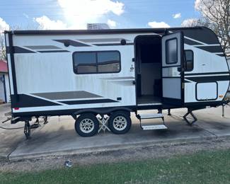 IMAGINE XLS 18RBE camper trailer by Grand Design - more pictures below. $12,999.00 OBO.