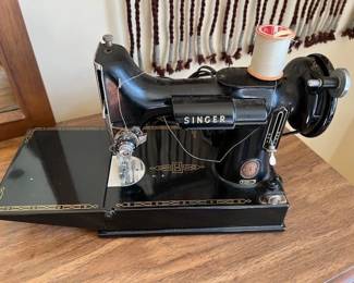 Singer Featherweight Sewing Machine
