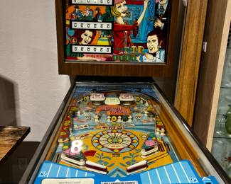 Speakeasy Pinball Machine / lights up 