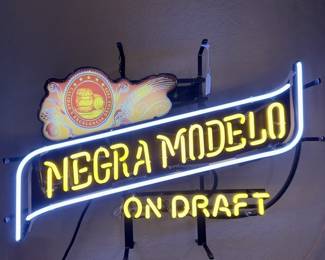 Beer Signs Neon working