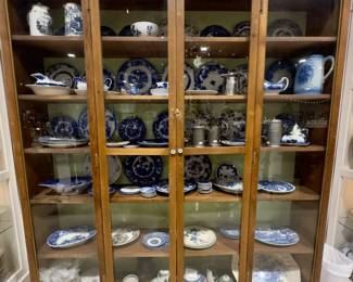 Lots Flo-Blue & Blue/White plates ++
1/2 off on Day one ! 