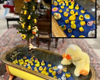 Rub a Dub Dub Tub /glass Top Coffee Table
Unique FUN w/authentic painted heavy Antique Tub …Your neighbor won’t have one ! 
Oregon Ducks Or  ? 