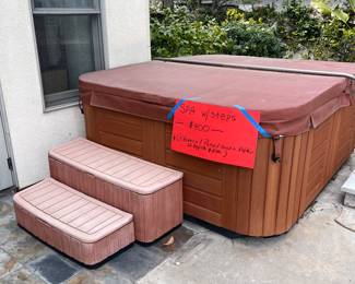Hot tub - needs a new electrical panel - priced to move! 