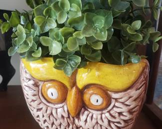 Three sided owl planter