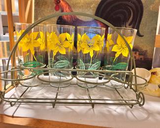 4 Vtg. Yellow Daffodil glasses 