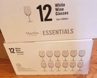 Martha Essentials wine glasses w/boxes 