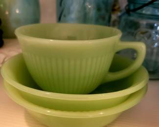 Vtg. Jade Tea cup and 2 small bowls 