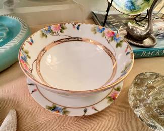 Hand painted 2pc set