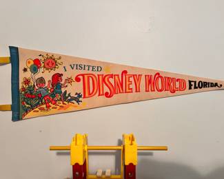 Vtg. Disney World pendant 