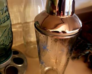 Vtg. Bar shaker 
