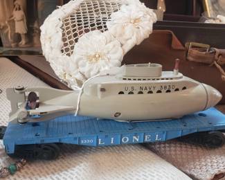 Lionel 3330 postwar train car with submarine
