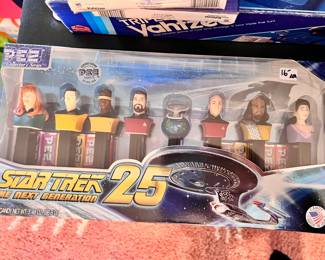 Star Trek 25 Pez set - unopened