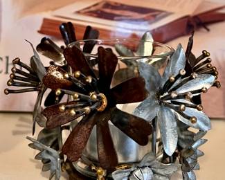 Metal flower votive 