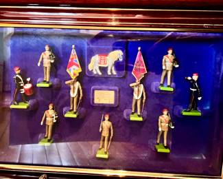 Framed William Britain #5190 - miniature  metal soldier collection - The Parachute Regiment 