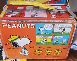 Vtg Peanuts metal lunch box 