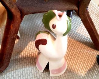 Vintage Betty Cleminson Pottery Pie Bird