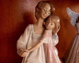 Lladro Mom and daughter 