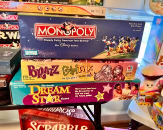 Monopoly Disney, Bratz Gril Talk, Dream Star, Scrabble games 