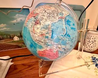 Vtg. Globe w/acrylic base and hand stitched table linen  
