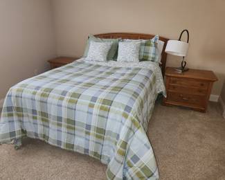 Thomasville queen bedroom set