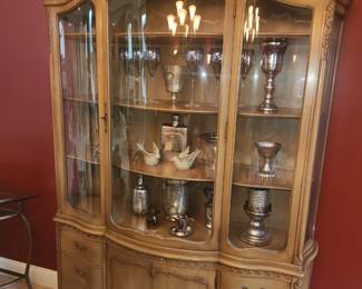 Vintage Drexel china cabinet