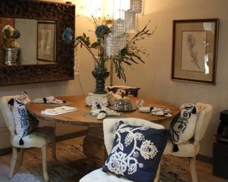 Round Dining Table W/ Upholstered Chairs