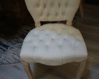 Round Dining Table W/ Upholstered Chairs