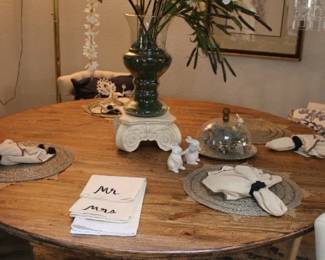 Round Dining Table W/ Upholstered Chairs