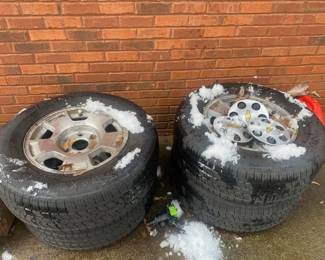 265/65R17 (6 lug pattern) 850 set of 4 with rims 