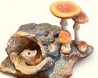 Chipmunk/Mushrooms Figure