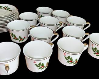 Set of 12 Tea Cups wSaucers Holly Xmas