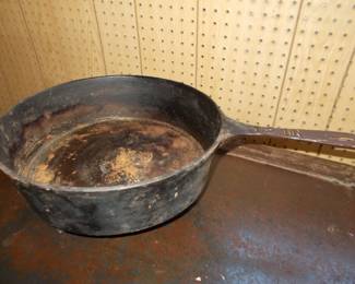 Footed cast iron 12