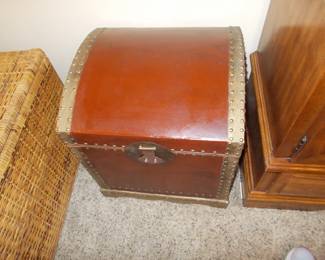 Decorative storage chest