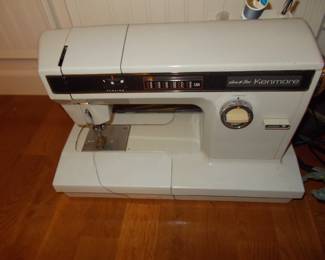 Portable working sewing machine