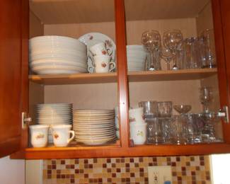 Mixed glassware